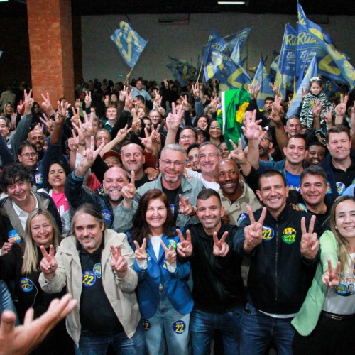 Furlani reúne mais de 2 mil pessoas em Barra Mansa em encontro com Douglas Ruas